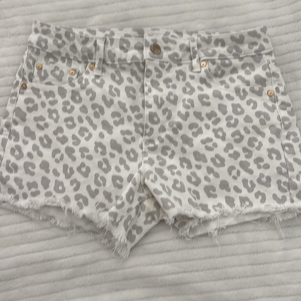 Bundle of girls Tractr denim shorts - Picture 3 of 6